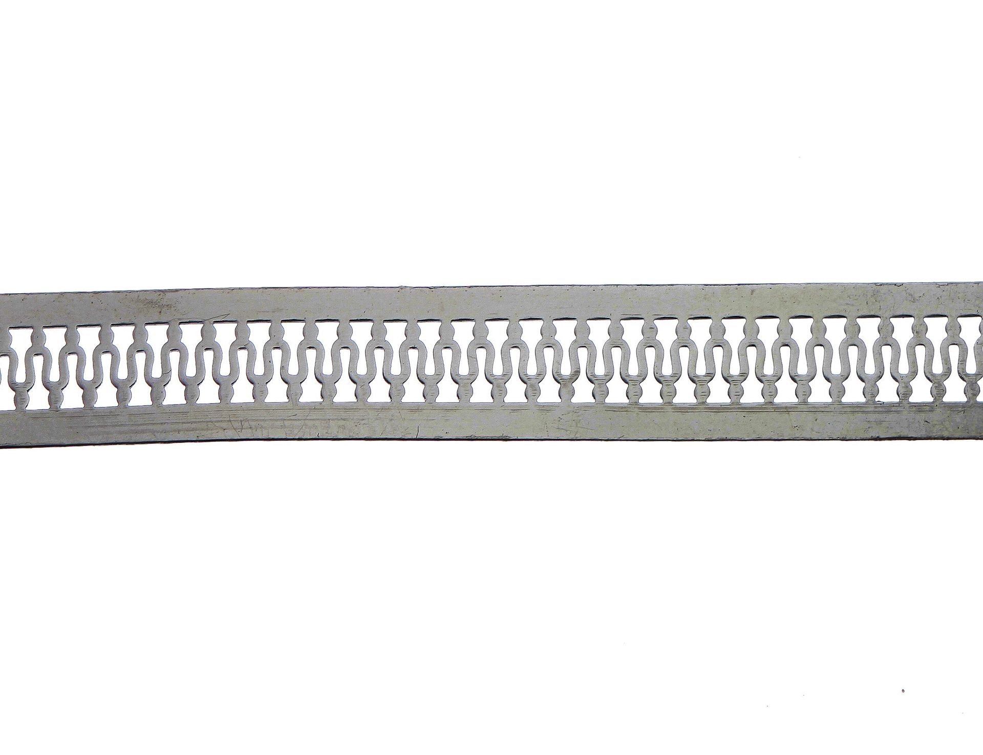 935 Silver Gallery Pattern  Strip 107